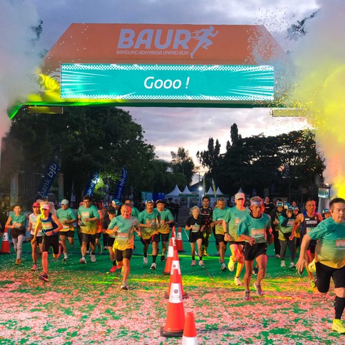 Race photo from BAUR RUN 2025