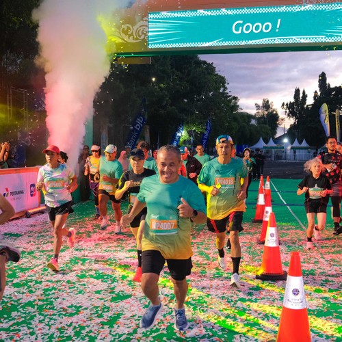 Race photo from BAUR RUN 2025