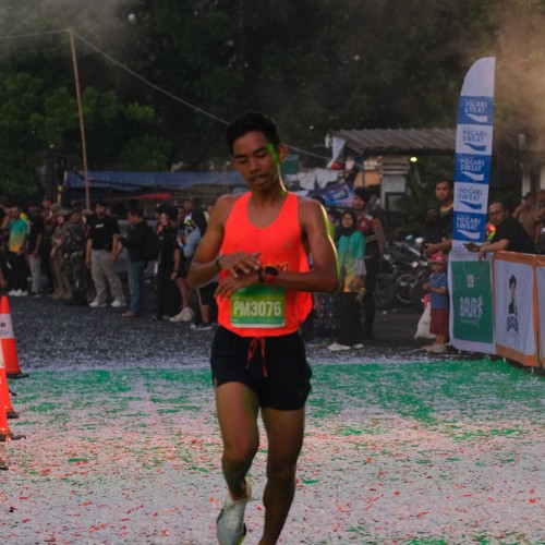 Race photo from BAUR RUN 2025