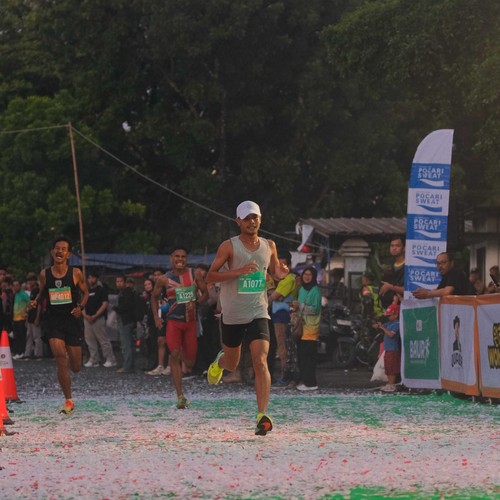Race photo from BAUR RUN 2025