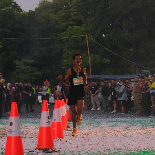 Race photo from BAUR RUN 2025