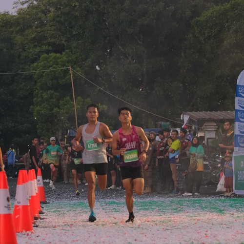 Race photo from BAUR RUN 2025