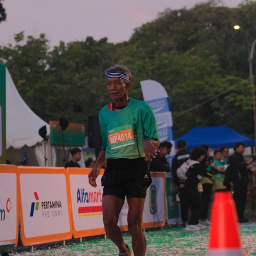 Race photo from BAUR RUN 2025