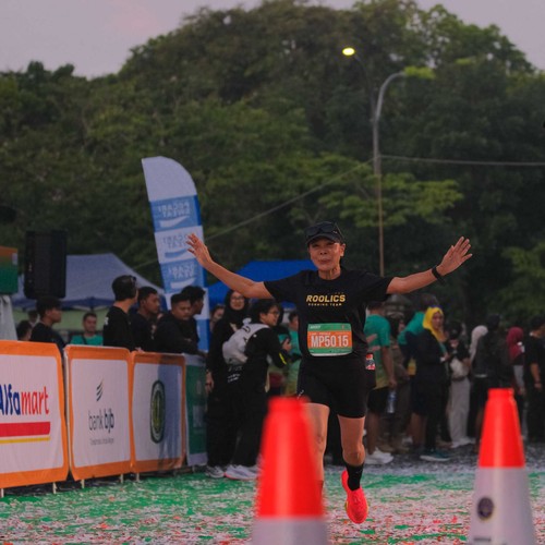 Race photo from BAUR RUN 2025