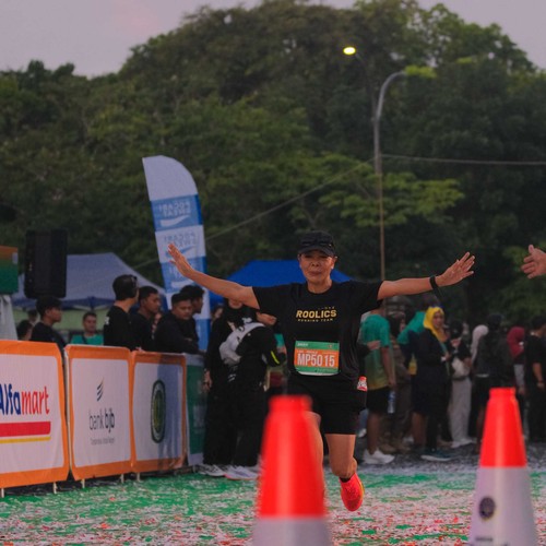 Race photo from BAUR RUN 2025