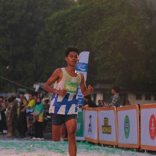 Race photo from BAUR RUN 2025