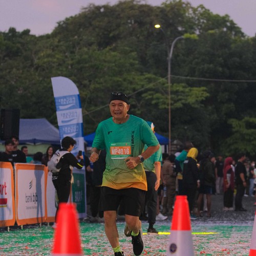Race photo from BAUR RUN 2025