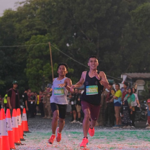 Race photo from BAUR RUN 2025