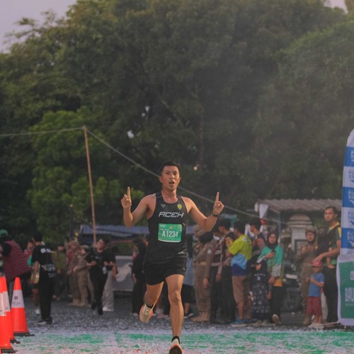 Race photo from BAUR RUN 2025