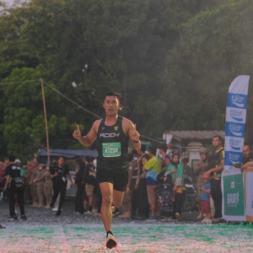 Race photo from BAUR RUN 2025