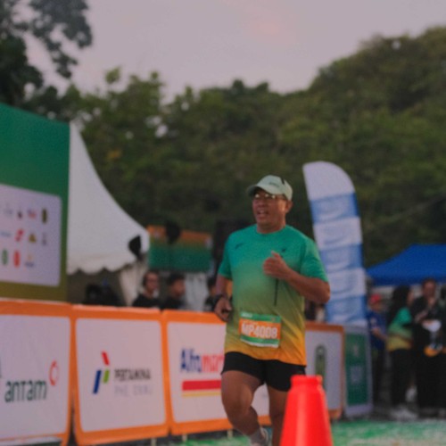 Race photo from BAUR RUN 2025