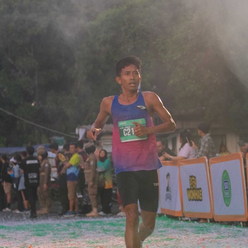 Race photo from BAUR RUN 2025