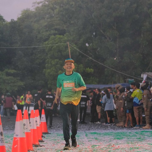 Race photo from BAUR RUN 2025