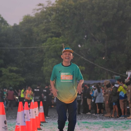 Race photo from BAUR RUN 2025