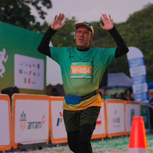 Race photo from BAUR RUN 2025