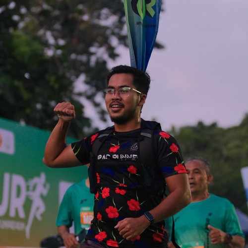 Race photo from BAUR RUN 2025
