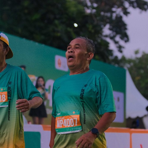 Race photo from BAUR RUN 2025