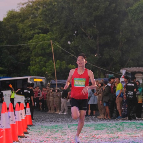 Race photo from BAUR RUN 2025