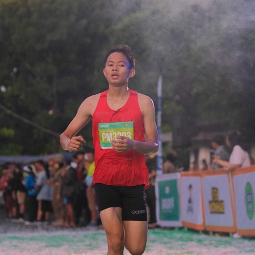 Race photo from BAUR RUN 2025