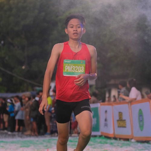 Race photo from BAUR RUN 2025