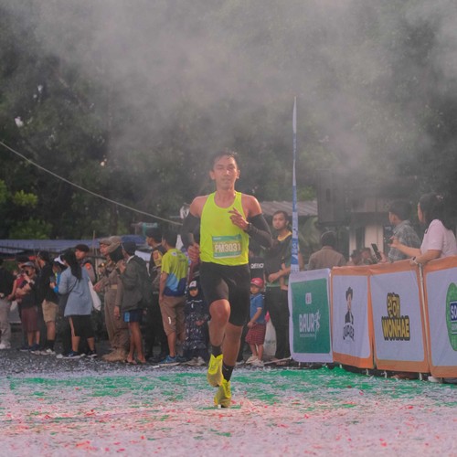 Race photo from BAUR RUN 2025
