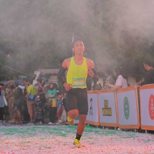 Race photo from BAUR RUN 2025