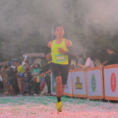 Race photo from BAUR RUN 2025