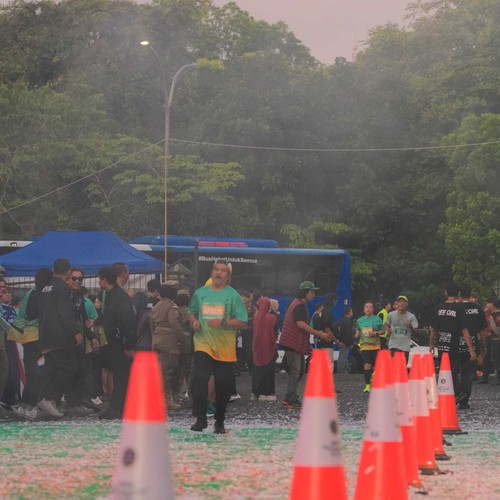 Race photo from BAUR RUN 2025