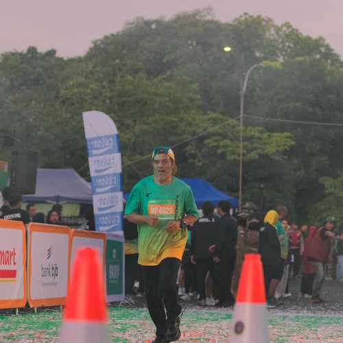 Race photo from BAUR RUN 2025