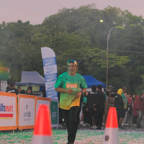 Race photo from BAUR RUN 2025