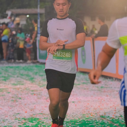 Race photo from BAUR RUN 2025