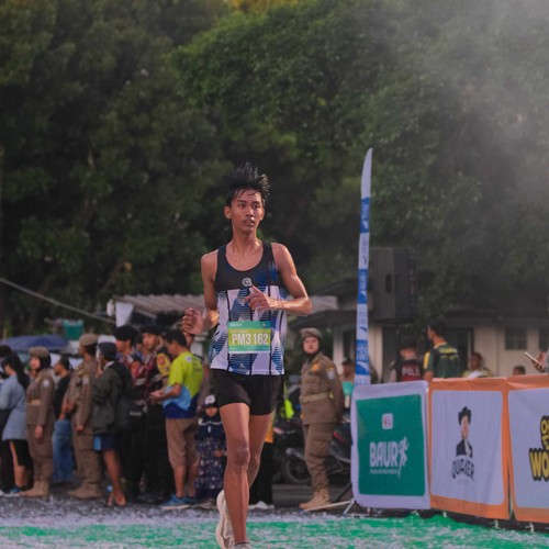 Race photo from BAUR RUN 2025