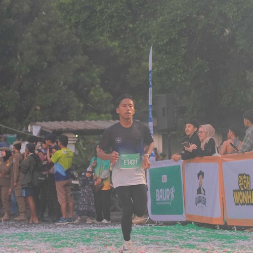 Race photo from BAUR RUN 2025