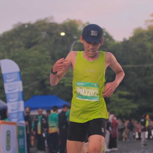 Race photo from BAUR RUN 2025