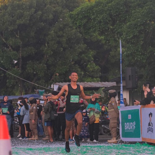 Race photo from BAUR RUN 2025