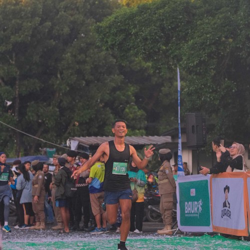 Race photo from BAUR RUN 2025
