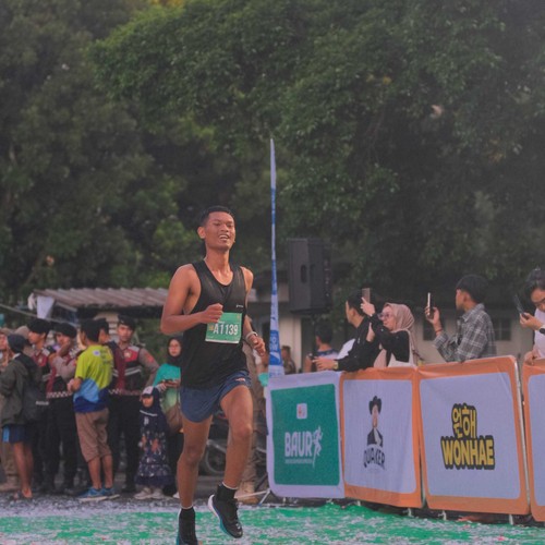 Race photo from BAUR RUN 2025