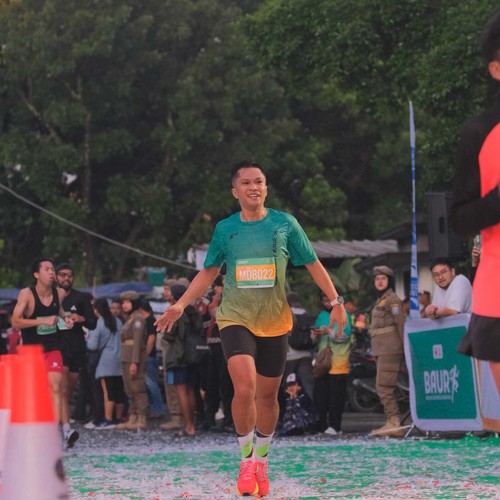Race photo from BAUR RUN 2025