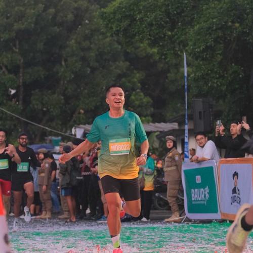 Race photo from BAUR RUN 2025
