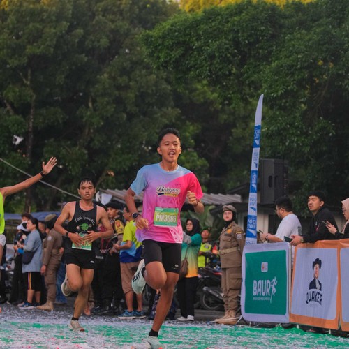 Race photo from BAUR RUN 2025