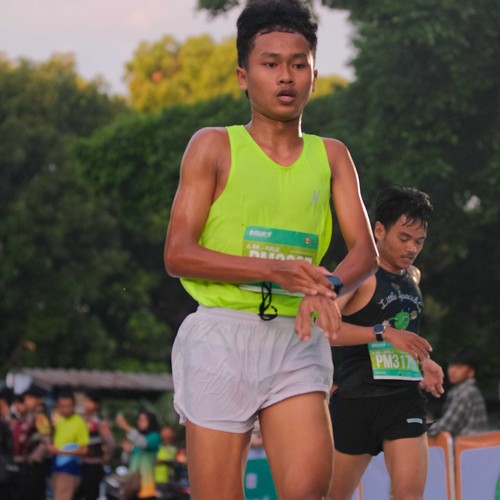 Race photo from BAUR RUN 2025