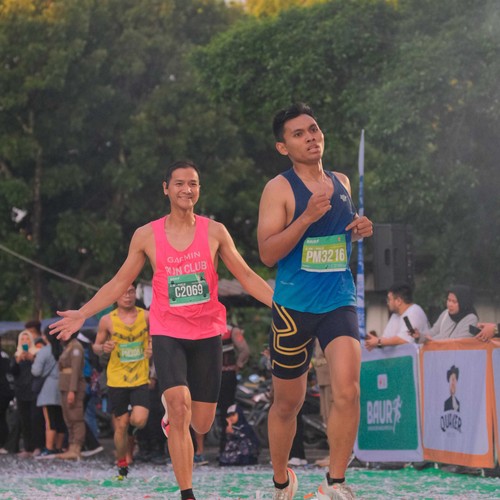Race photo from BAUR RUN 2025