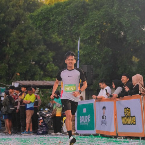 Race photo from BAUR RUN 2025