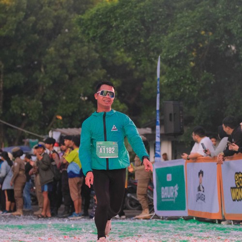 Race photo from BAUR RUN 2025