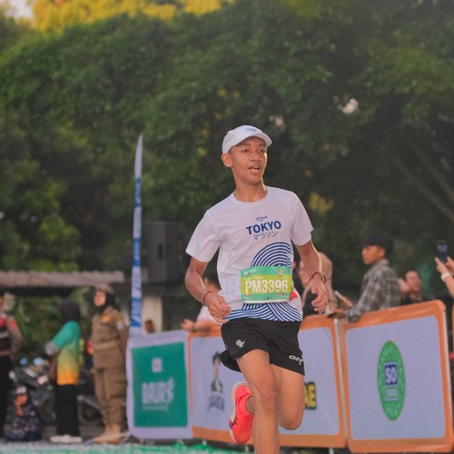 Race photo from BAUR RUN 2025