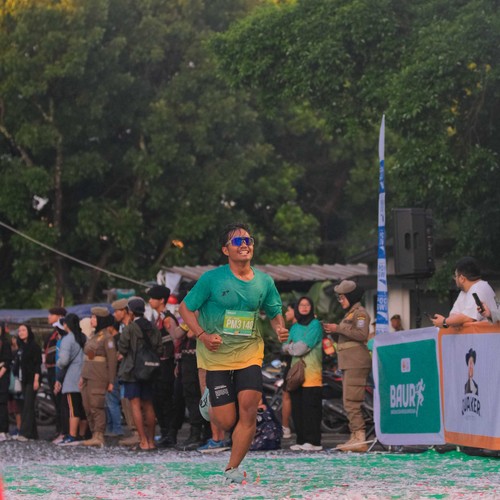 Race photo from BAUR RUN 2025