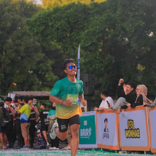 Race photo from BAUR RUN 2025