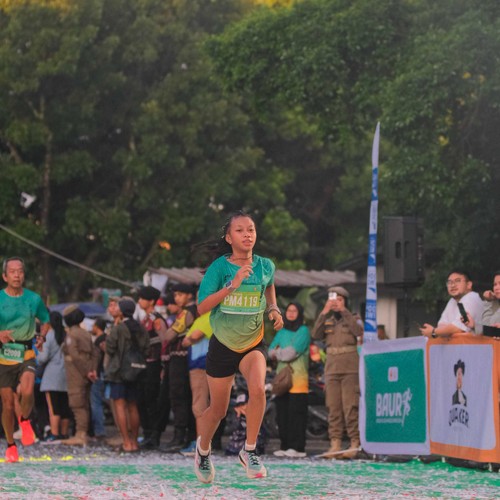 Race photo from BAUR RUN 2025