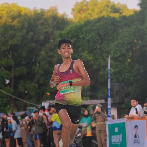 Race photo from BAUR RUN 2025
