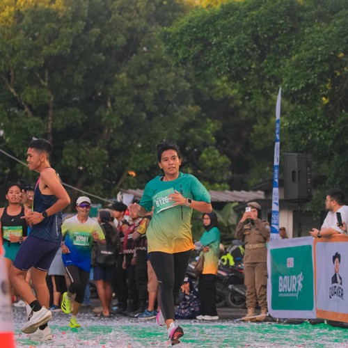 Race photo from BAUR RUN 2025